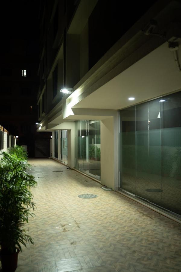 Nk7 Guest House Calcutta Exteriör bild